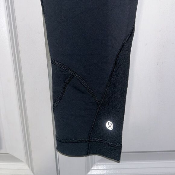 Lululemon size 6 workout pants - Picture 2 of 7